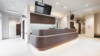 受付カウンターのアイキャッチ画像